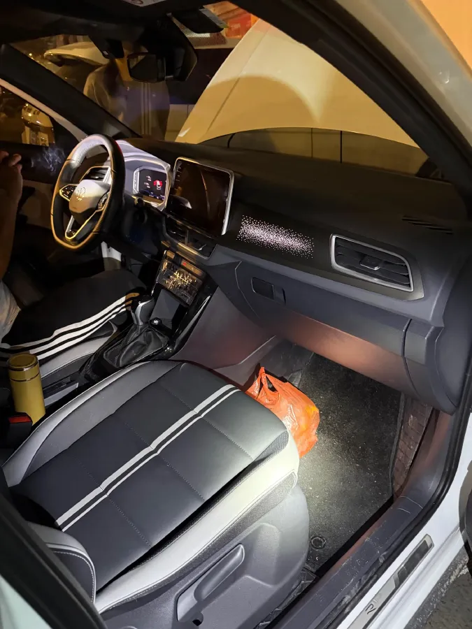 2023 Volkswagen T-Roc 1.5T 160HP L4 7DCT,autocango,china used car exporter,china ev exporter,chinese used car exporter,chinese used ev exporter