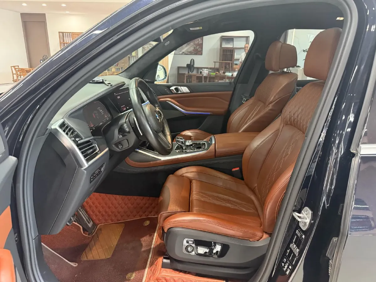 2021 BMW X7 3.0T 340HP L6 8AT,autocango,china used car exporter,china ev exporter,chinese used car exporter,chinese used ev exporter