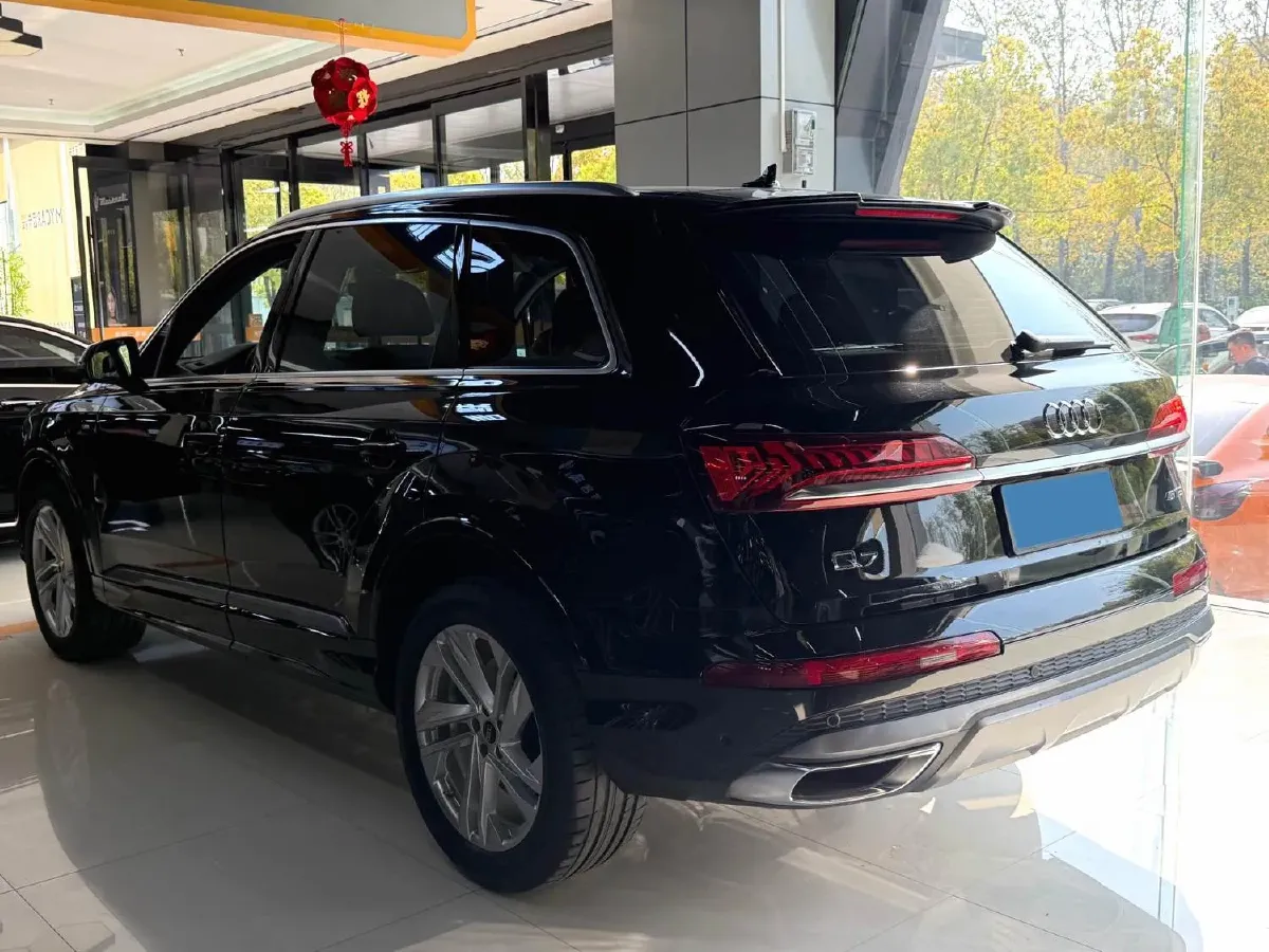 2023 Audi Q7 2.0T 265HP L4 8AT,autocango,china used car exporter,china ev exporter,chinese used car exporter,chinese used ev exporter