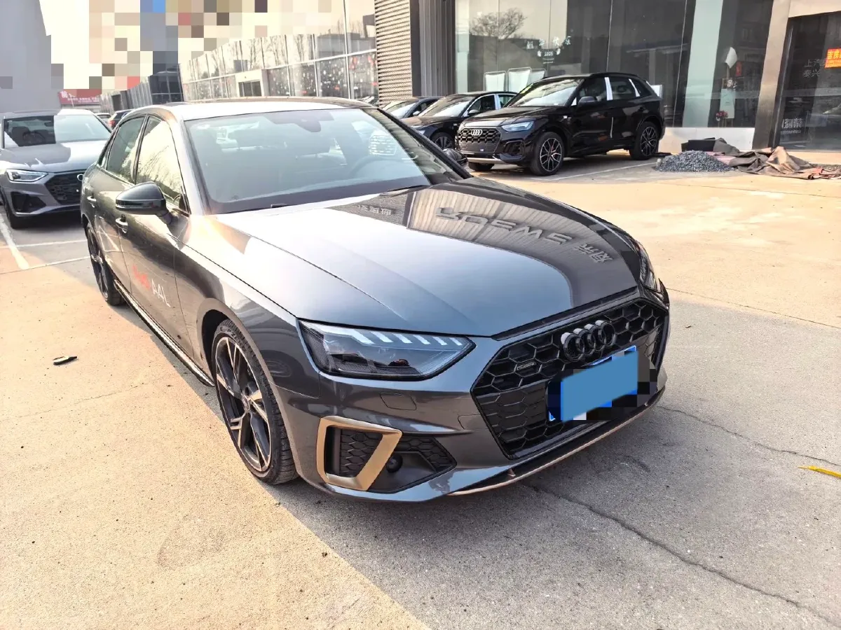 2024 Audi A4L 2.0T 190HP L4 7DCT,autocango,china used car exporter,china ev exporter,chinese used car exporter,chinese used ev exporter