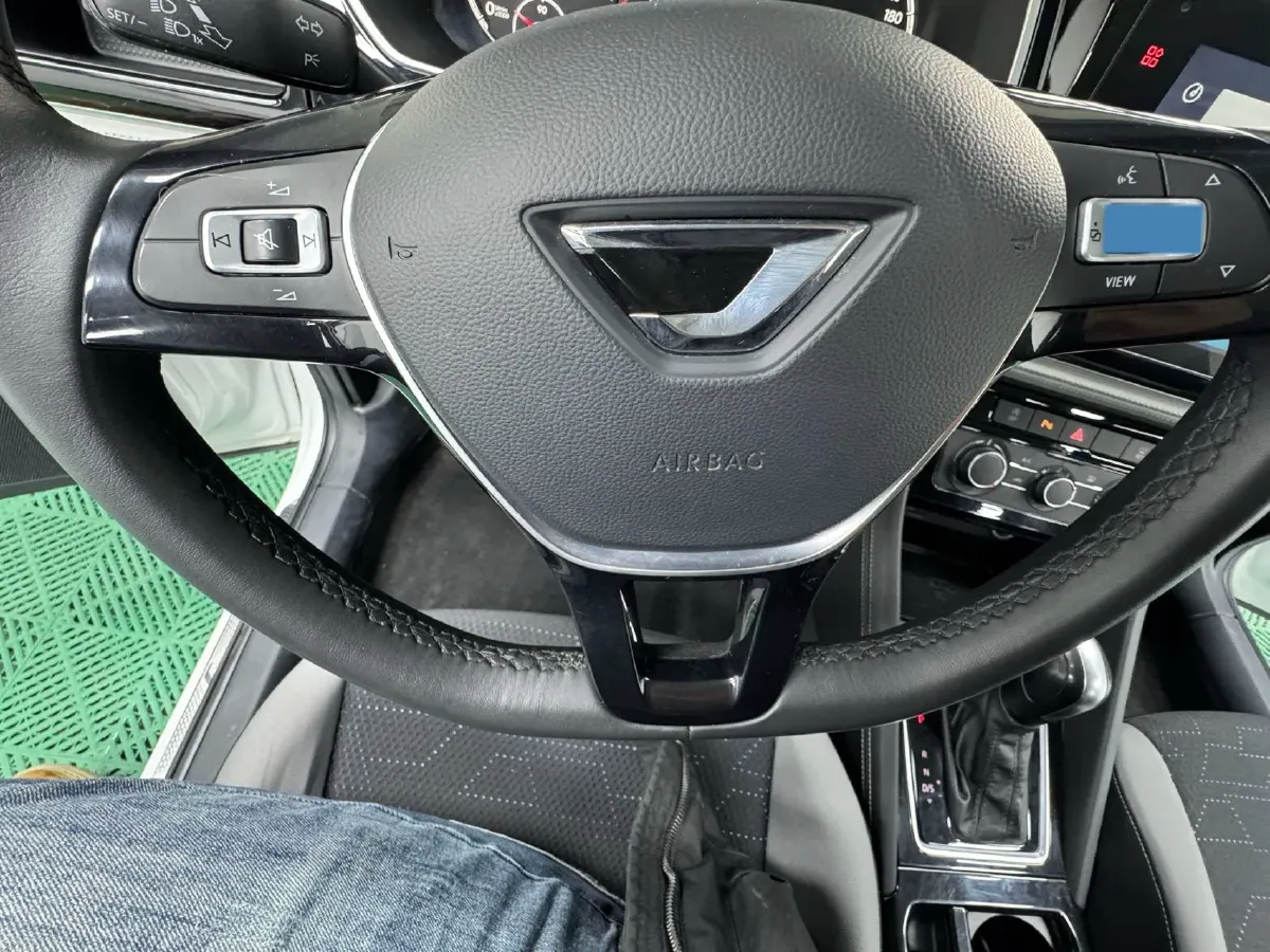 2023 Jetta VS7 1.4T 150HP L4 6AT,autocango,china used car exporter,china ev exporter,chinese used car exporter,chinese used ev exporter