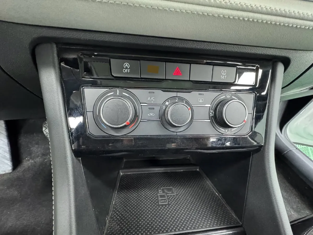 2023 Jetta VS7 1.4T 150HP L4 6AT,autocango,china used car exporter,china ev exporter,chinese used car exporter,chinese used ev exporter