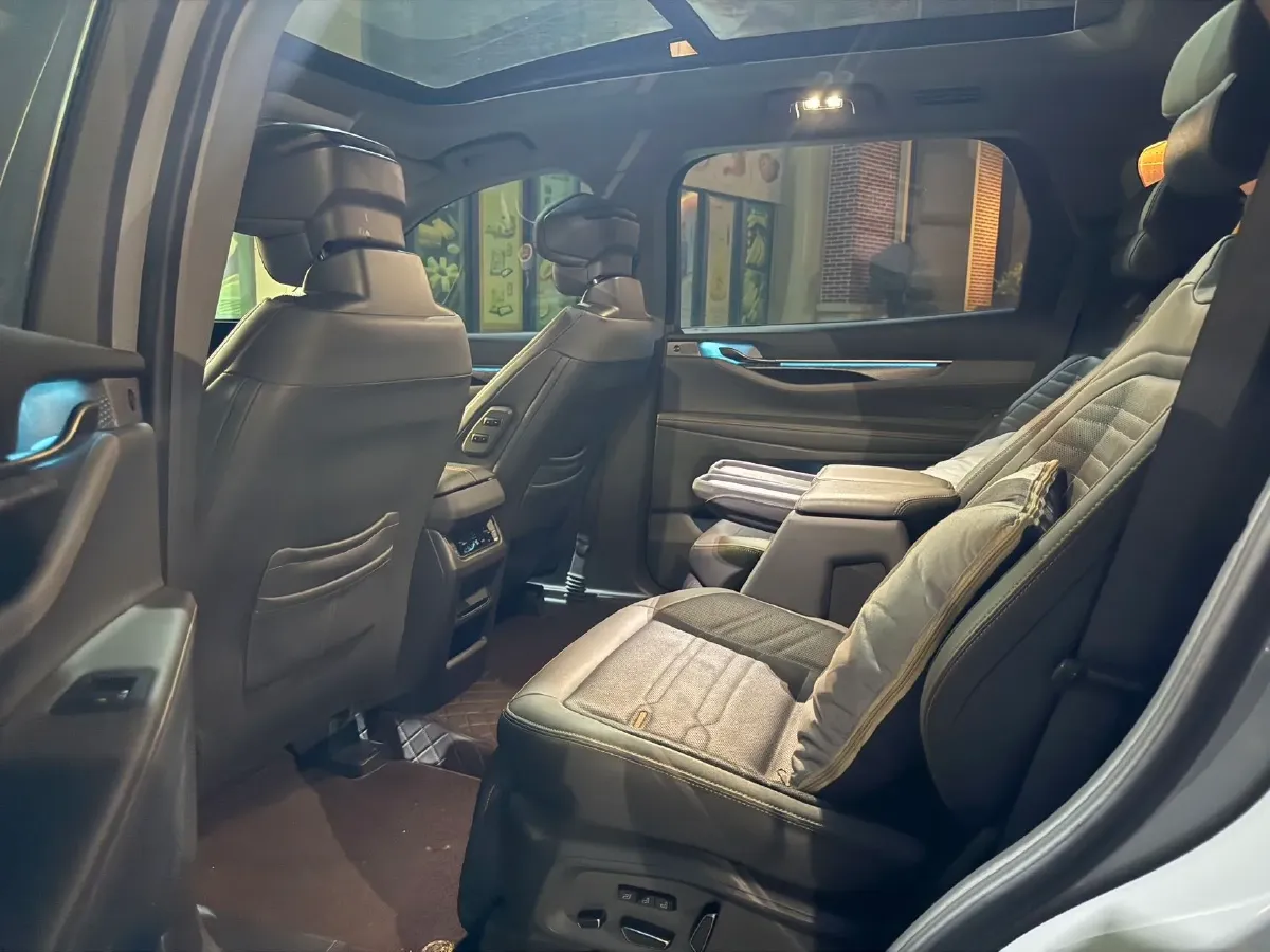 2023 Ford Edge 2.0T 252HP L4 8AT,autocango,china used car exporter,china ev exporter,chinese used car exporter,chinese used ev exporter