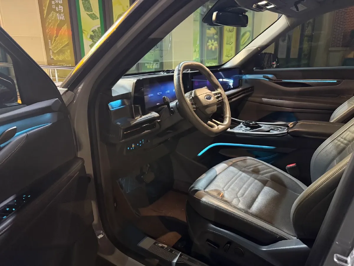 2023 Ford Edge 2.0T 252HP L4 8AT,autocango,china used car exporter,china ev exporter,chinese used car exporter,chinese used ev exporter