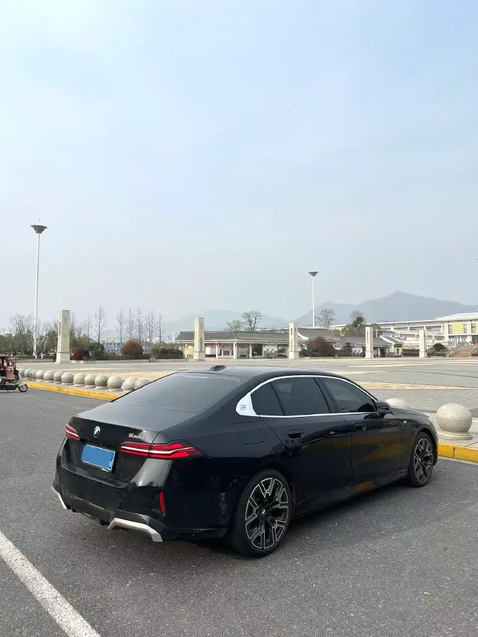 2025 BMW 5 Series 2.0T 258HP L4 8AT,autocango,china used car exporter,china ev exporter,chinese used car exporter,chinese used ev exporter