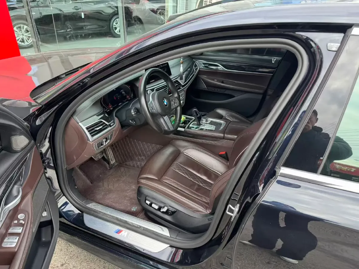 2019 BMW 7 Series 2.0T 265HP L4 8AT,autocango,china used car exporter,china ev exporter,chinese used car exporter,chinese used ev exporter
