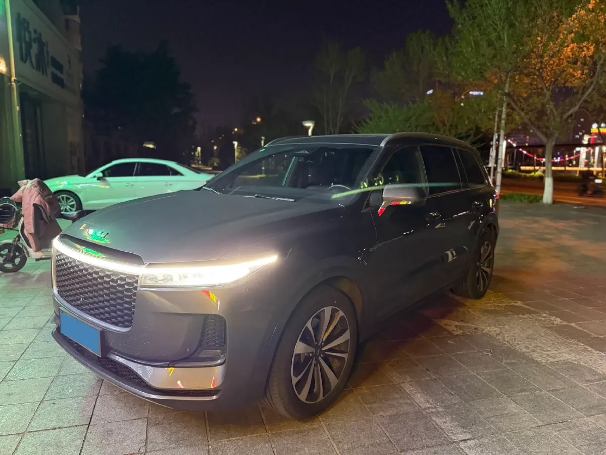 2021 Li ONE Range Extended 131HP REEV 40.5KWH,autocango,china used car exporter,china ev exporter,chinese used car exporter,chinese used ev exporter