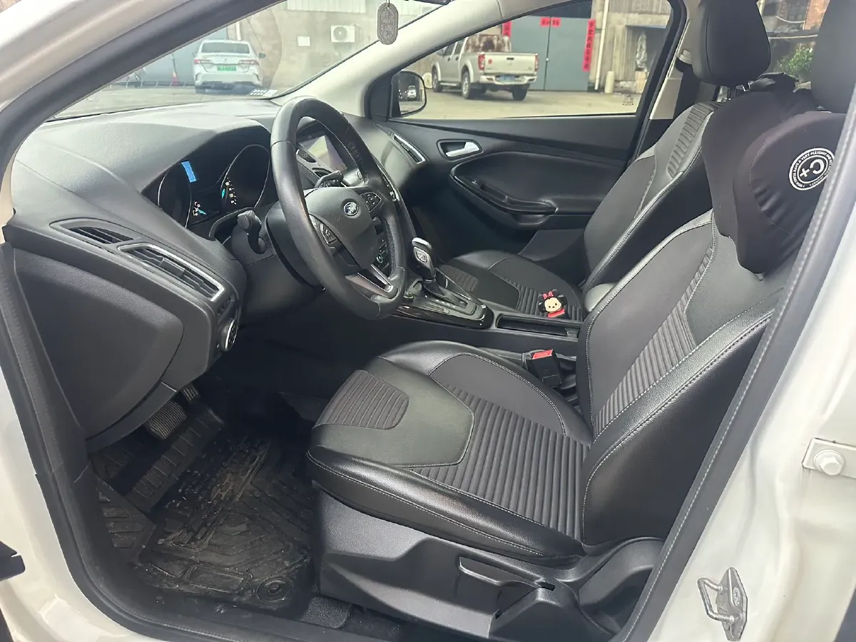 2018 Ford Focus 1.6L 125HP L4 6DCT,autocango,china used car exporter,china ev exporter,chinese used car exporter,chinese used ev exporter