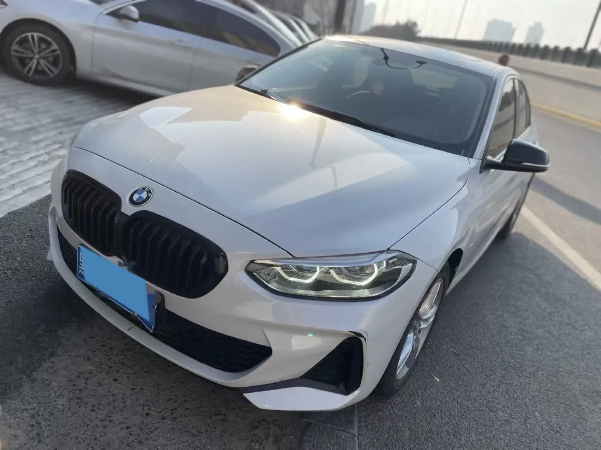 2023 BMW 1 Series 1.5T 136HP L3 7DCT,autocango,china used car exporter,china ev exporter,chinese used car exporter,chinese used ev exporter