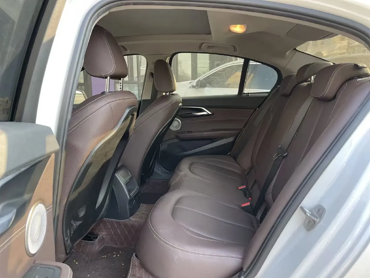 2023 BMW 1 Series 1.5T 136HP L3 7DCT,autocango,china used car exporter,china ev exporter,chinese used car exporter,chinese used ev exporter