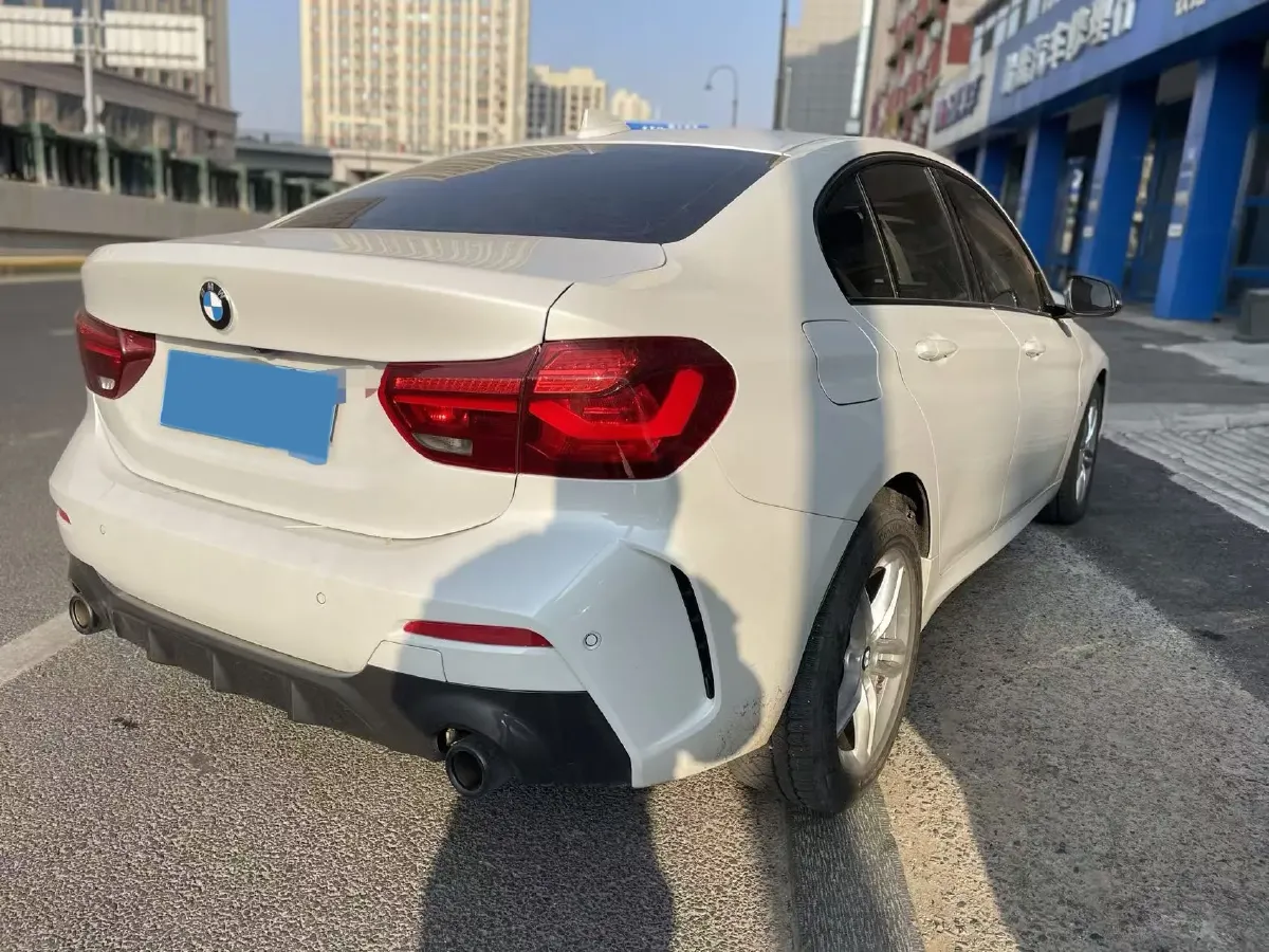 2023 BMW 1 Series 1.5T 136HP L3 7DCT,autocango,china used car exporter,china ev exporter,chinese used car exporter,chinese used ev exporter