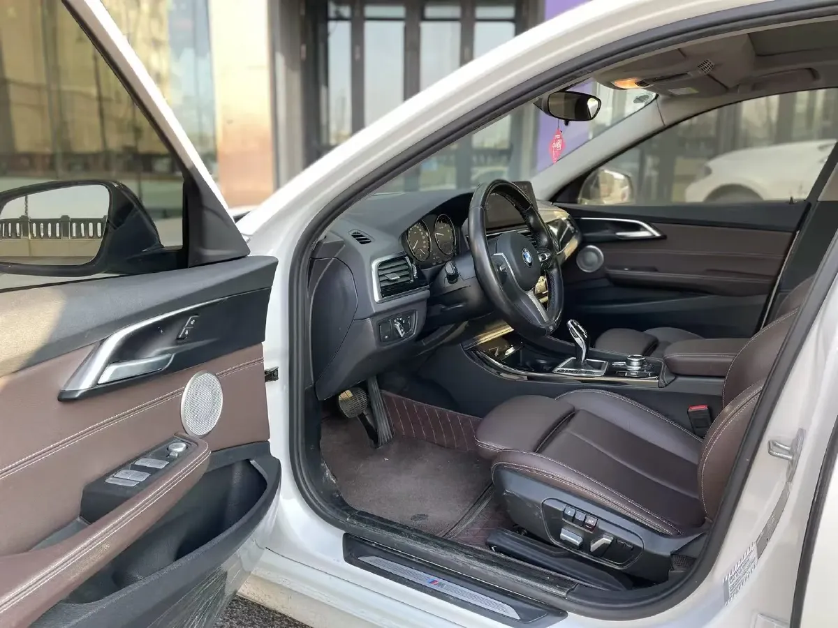 2023 BMW 1 Series 1.5T 136HP L3 7DCT,autocango,china used car exporter,china ev exporter,chinese used car exporter,chinese used ev exporter