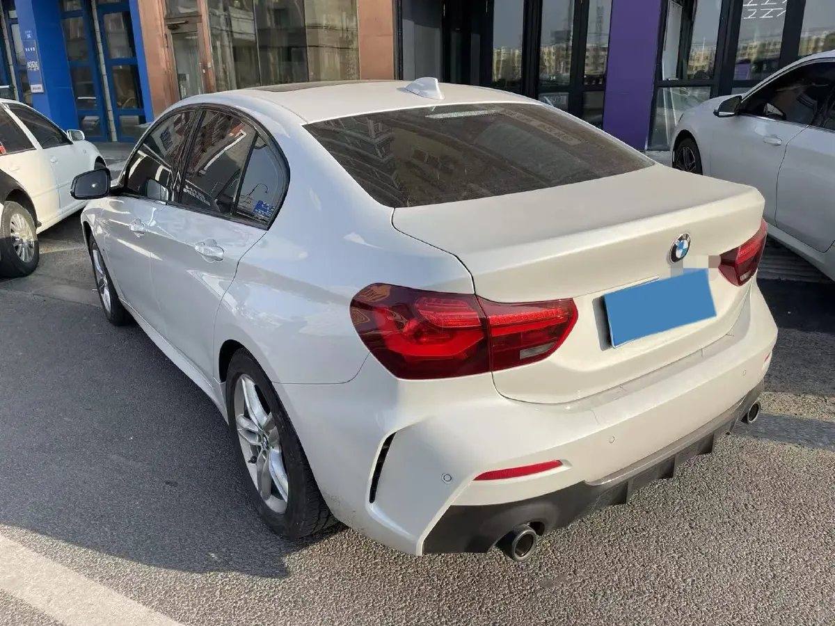 2023 BMW 1 Series 1.5T 136HP L3 7DCT,autocango,china used car exporter,china ev exporter,chinese used car exporter,chinese used ev exporter