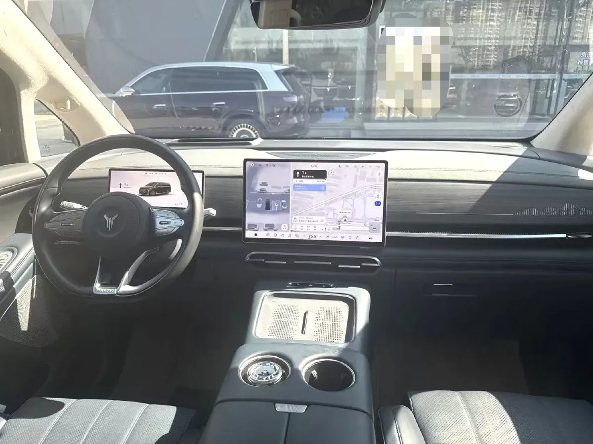 2025 Voyah Dream 1.5T 150HP L4 PHEV 41.7KWH,autocango,china used car exporter,china ev exporter,chinese used car exporter,chinese used ev exporter