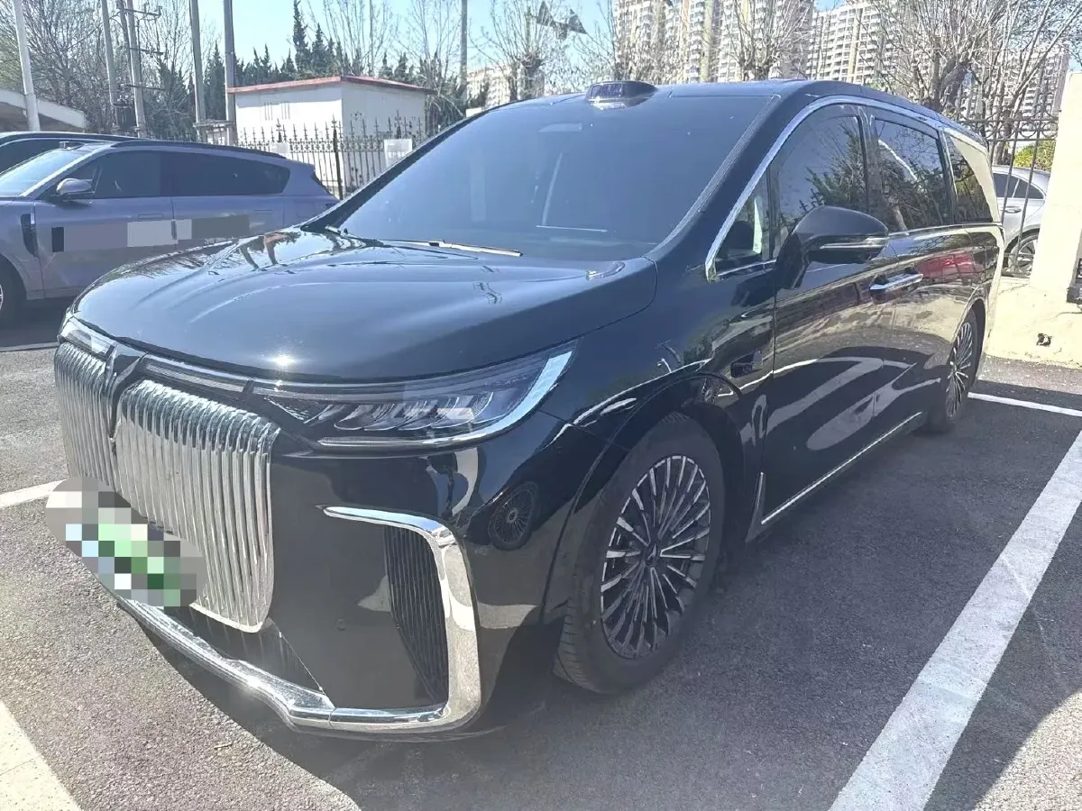 2025 Voyah Dream 1.5T 150HP L4 PHEV 41.7KWH,autocango,china used car exporter,china ev exporter,chinese used car exporter,chinese used ev exporter
