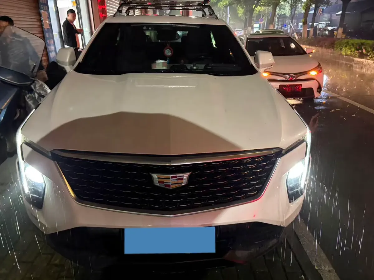 2023 Cadillac XT4 2.0T 237HP L4 9AT,autocango,china used car exporter,china ev exporter,chinese used car exporter,chinese used ev exporter
