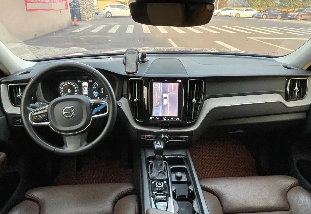 2019 Volvo XC60 2.0T 254HP L4 8AT,autocango,china used car exporter,china ev exporter,chinese used car exporter,chinese used ev exporter
