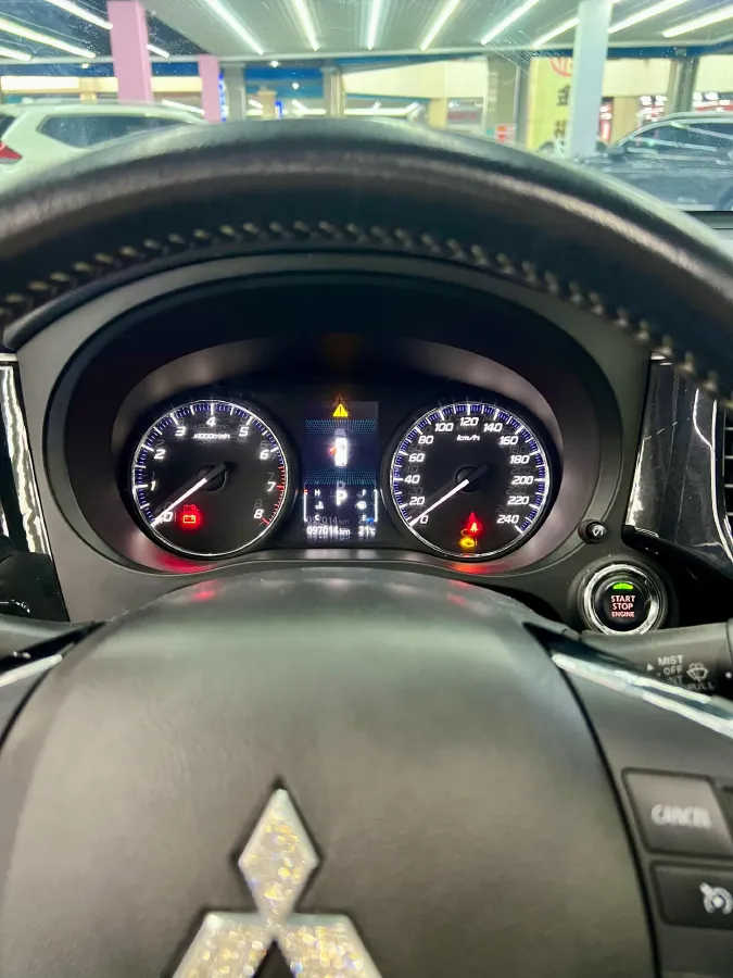 2019 Mitsubishi Outlander 2.0L 166HP L4 CVT,autocango,china used car exporter,china ev exporter,chinese used car exporter,chinese used ev exporter