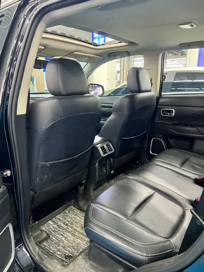 2019 Mitsubishi Outlander 2.0L 166HP L4 CVT,autocango,china used car exporter,china ev exporter,chinese used car exporter,chinese used ev exporter