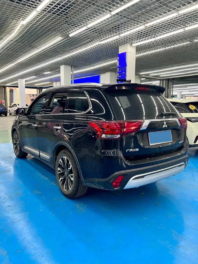 2019 Mitsubishi Outlander 2.0L 166HP L4 CVT,autocango,china used car exporter,china ev exporter,chinese used car exporter,chinese used ev exporter