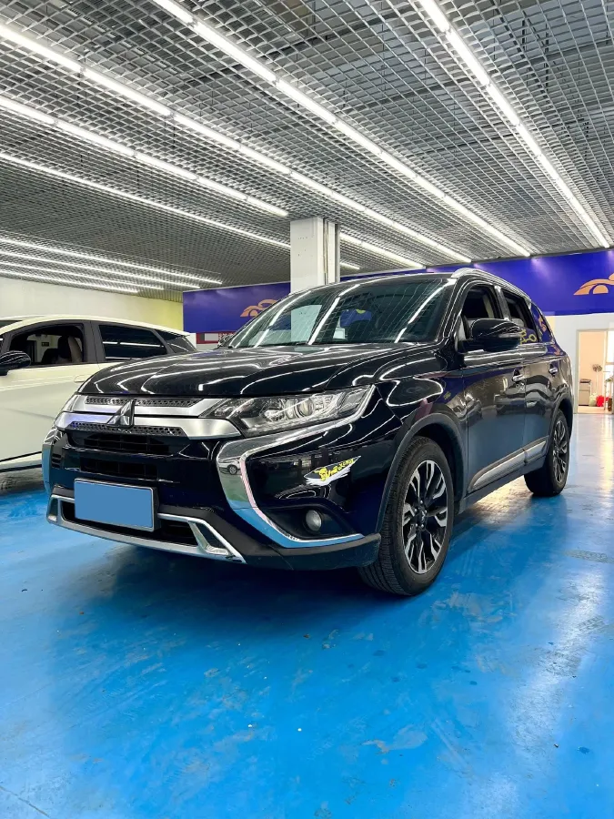 2019 Mitsubishi Outlander 2.0L 166HP L4 CVT,autocango,china used car exporter,china ev exporter,chinese used car exporter,chinese used ev exporter