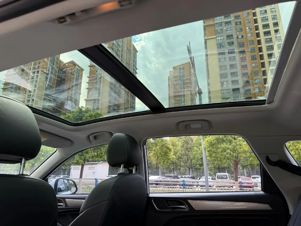 2020 Roewe i6 1.5T 169HP L4 7DCT,autocango,china used car exporter,china ev exporter,chinese used car exporter,chinese used ev exporter