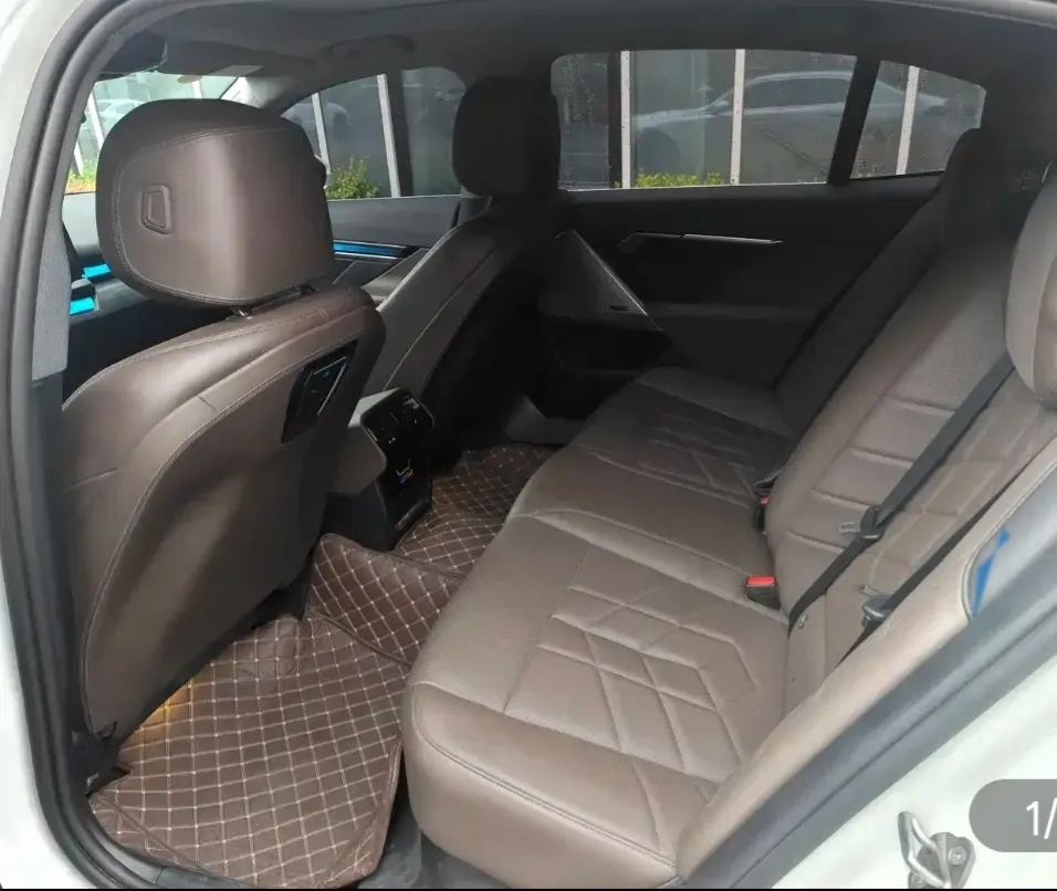 2024 BMW 5 Series 2.0T 258HP L4 8AT,autocango,china used car exporter,china ev exporter,chinese used car exporter,chinese used ev exporter