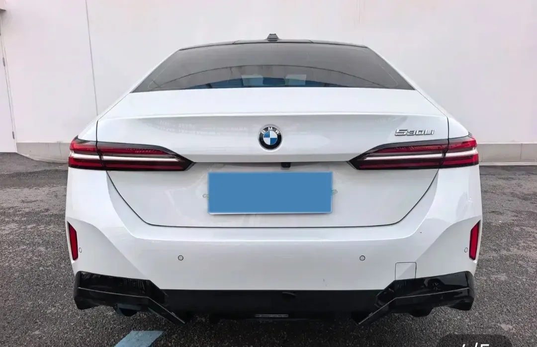 2024 BMW 5 Series 2.0T 258HP L4 8AT,autocango,china used car exporter,china ev exporter,chinese used car exporter,chinese used ev exporter