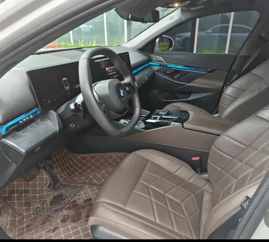 2024 BMW 5 Series 2.0T 258HP L4 8AT,autocango,china used car exporter,china ev exporter,chinese used car exporter,chinese used ev exporter