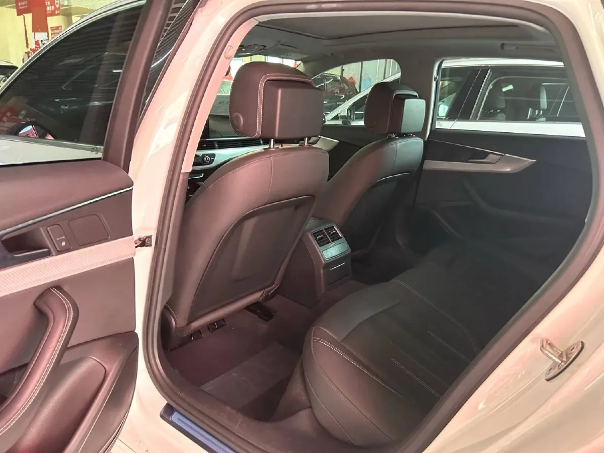 2020 Audi A4L 2.0T 190HP L4 7DCT,autocango,china used car exporter,china ev exporter,chinese used car exporter,chinese used ev exporter