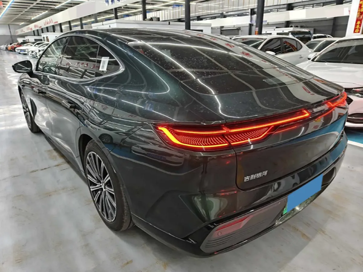 2025 Geely Galaxy Starshine 8 1.5T 163HP L4 3DHT PHEV 27.69KWH,autocango,china used car exporter,china ev exporter,chinese used car exporter,chinese used ev exporter