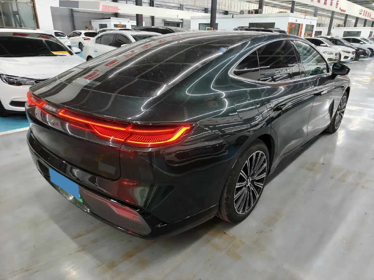 2025 Geely Galaxy Starshine 8 1.5T 163HP L4 3DHT PHEV 27.69KWH,autocango,china used car exporter,china ev exporter,chinese used car exporter,chinese used ev exporter