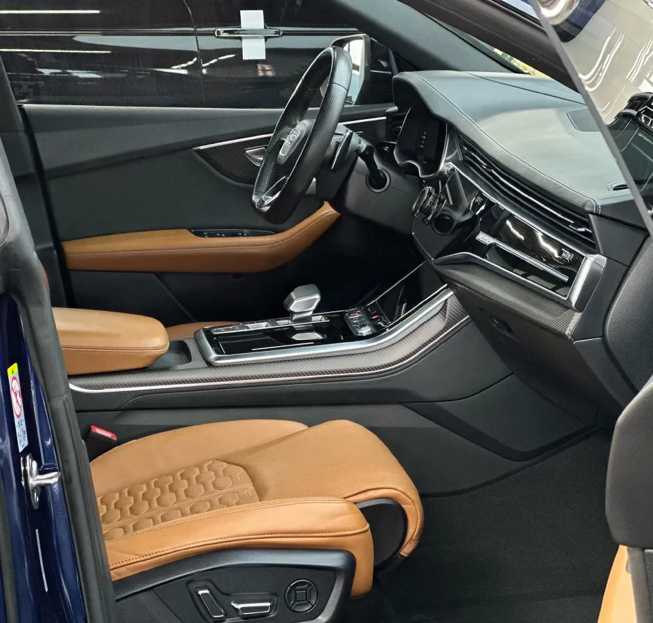 2021 Audi RS Q8 4.0T 600HP V8 8AT,autocango,china used car exporter,china ev exporter,chinese used car exporter,chinese used ev exporter