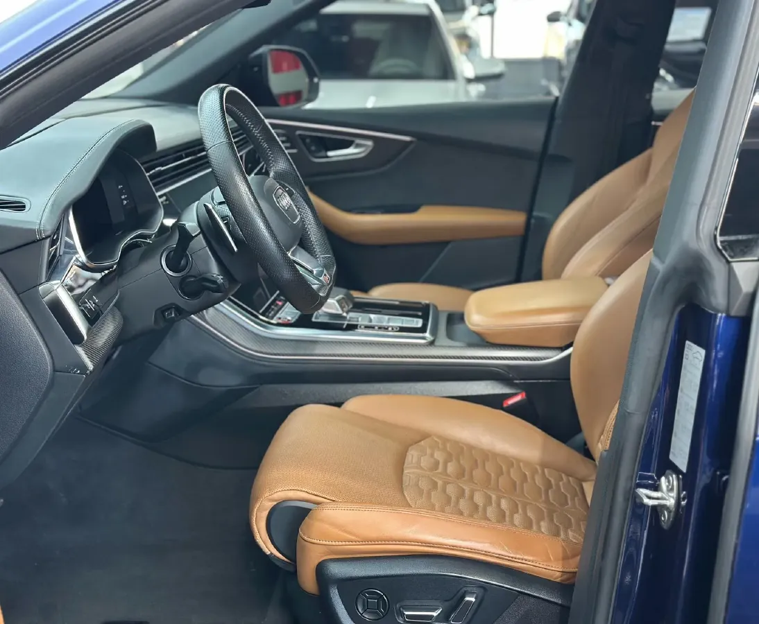 2021 Audi RS Q8 4.0T 600HP V8 8AT,autocango,china used car exporter,china ev exporter,chinese used car exporter,chinese used ev exporter