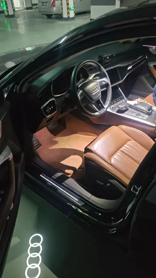 2024 Audi A6L 2.0T 245HP L4 7DCT,autocango,china used car exporter,china ev exporter,chinese used car exporter,chinese used ev exporter