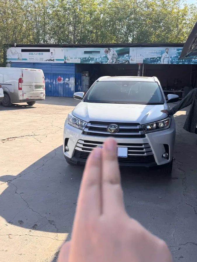 2021 Toyota Highlander 2.0T 220HP L4 6AT,autocango,china used car exporter,china ev exporter,chinese used car exporter,chinese used ev exporter