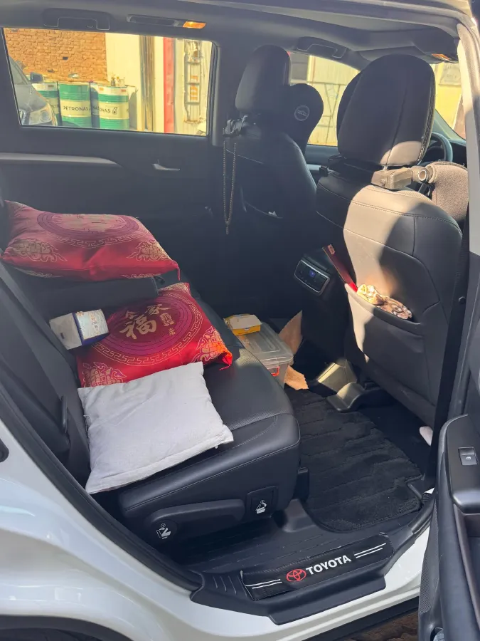 2021 Toyota Highlander 2.0T 220HP L4 6AT,autocango,china used car exporter,china ev exporter,chinese used car exporter,chinese used ev exporter