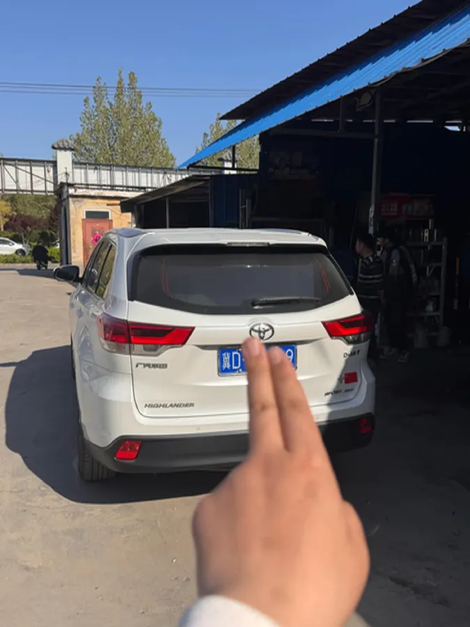 2021 Toyota Highlander 2.0T 220HP L4 6AT,autocango,china used car exporter,china ev exporter,chinese used car exporter,chinese used ev exporter