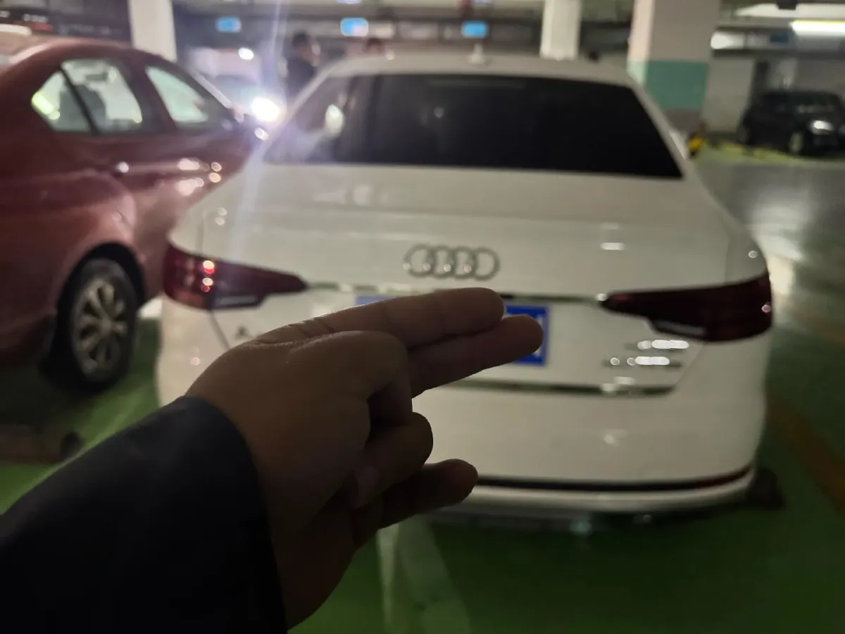 2019 Audi A4L 2.0T 190HP L4 7DCT,autocango,china used car exporter,china ev exporter,chinese used car exporter,chinese used ev exporter