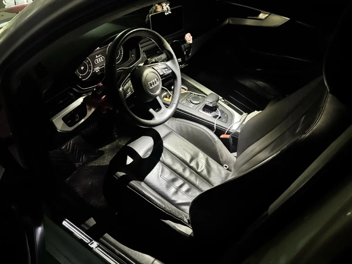 2019 Audi A4L 2.0T 190HP L4 7DCT,autocango,china used car exporter,china ev exporter,chinese used car exporter,chinese used ev exporter