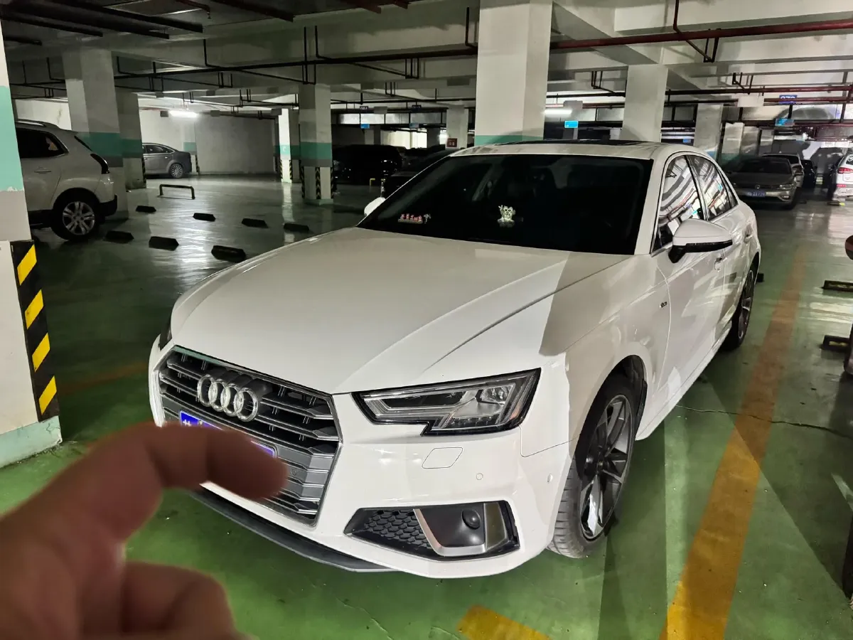 2019 Audi A4L 2.0T 190HP L4 7DCT,autocango,china used car exporter,china ev exporter,chinese used car exporter,chinese used ev exporter