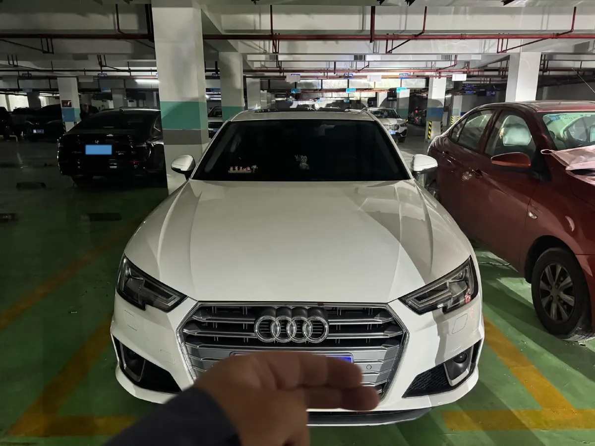 2019 Audi A4L 2.0T 190HP L4 7DCT,autocango,china used car exporter,china ev exporter,chinese used car exporter,chinese used ev exporter