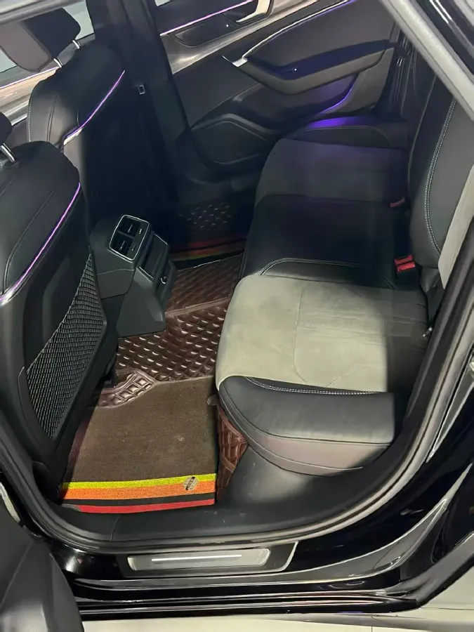 2021 Audi A6L 2.0T 190HP L4 7DCT,autocango,china used car exporter,china ev exporter,chinese used car exporter,chinese used ev exporter