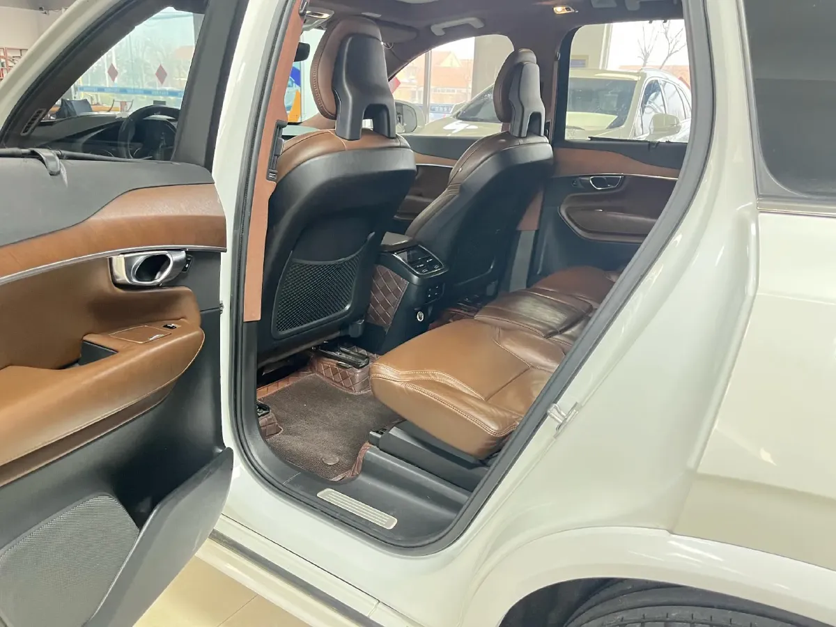 2018 Volvo XC90 2.0T 320HP L4 8AT,autocango,china used car exporter,china ev exporter,chinese used car exporter,chinese used ev exporter