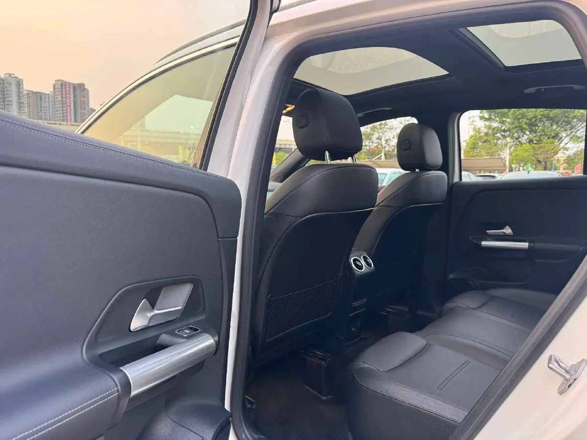 2020 Mercedes-Benz GLA Class 1.3T 163HP L4 7DCT,autocango,china used car exporter,china ev exporter,chinese used car exporter,chinese used ev exporter