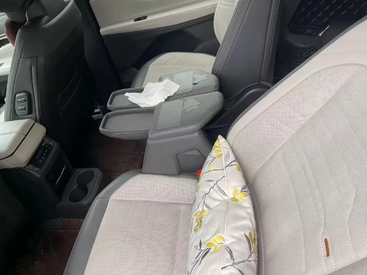 2023 Ford Edge 2.0T 252HP L4 8AT,autocango,china used car exporter,china ev exporter,chinese used car exporter,chinese used ev exporter