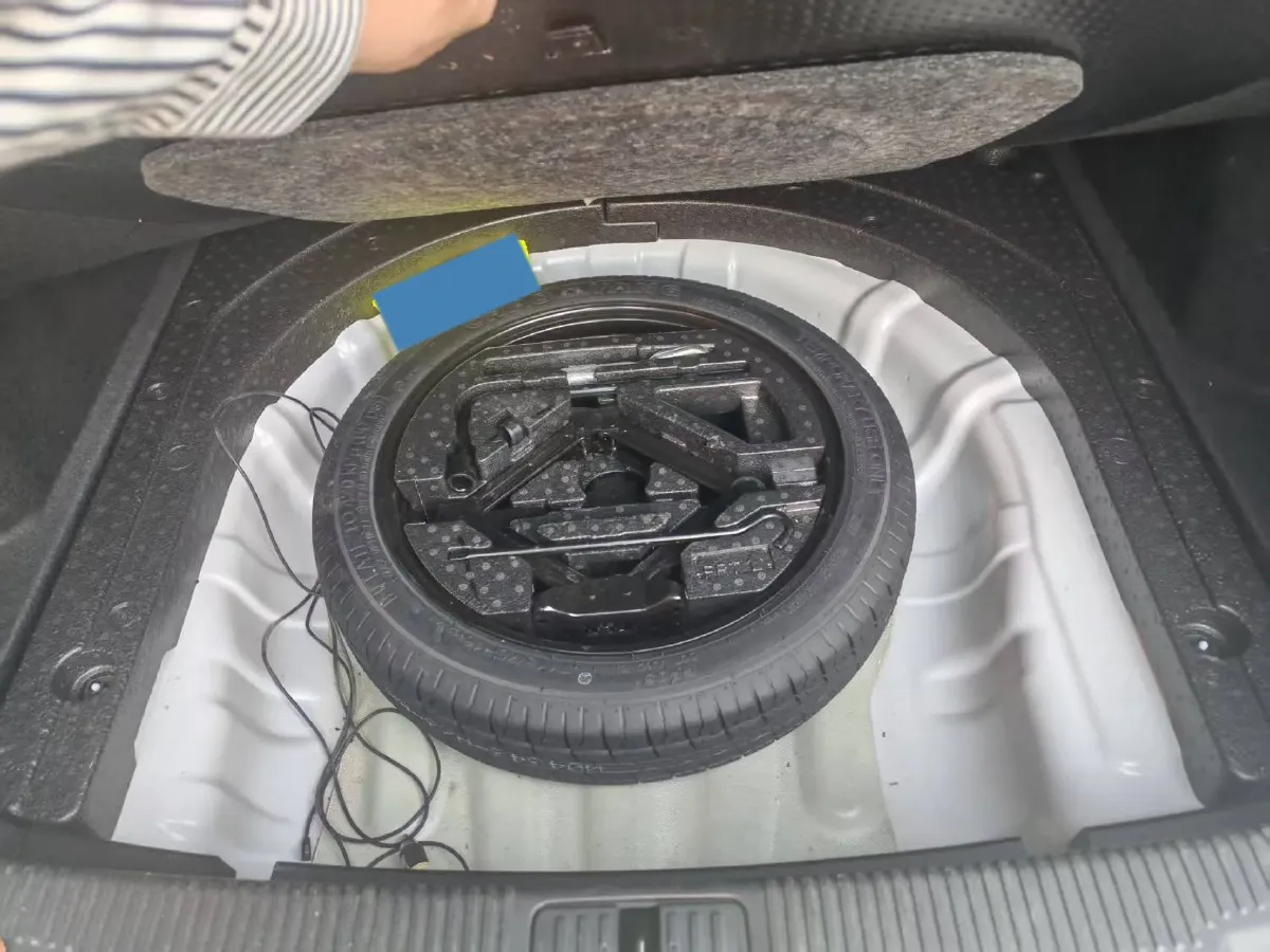 2020 Roewe i5 1.5L 120HP L4 5MT,autocango,china used car exporter,china ev exporter,chinese used car exporter,chinese used ev exporter