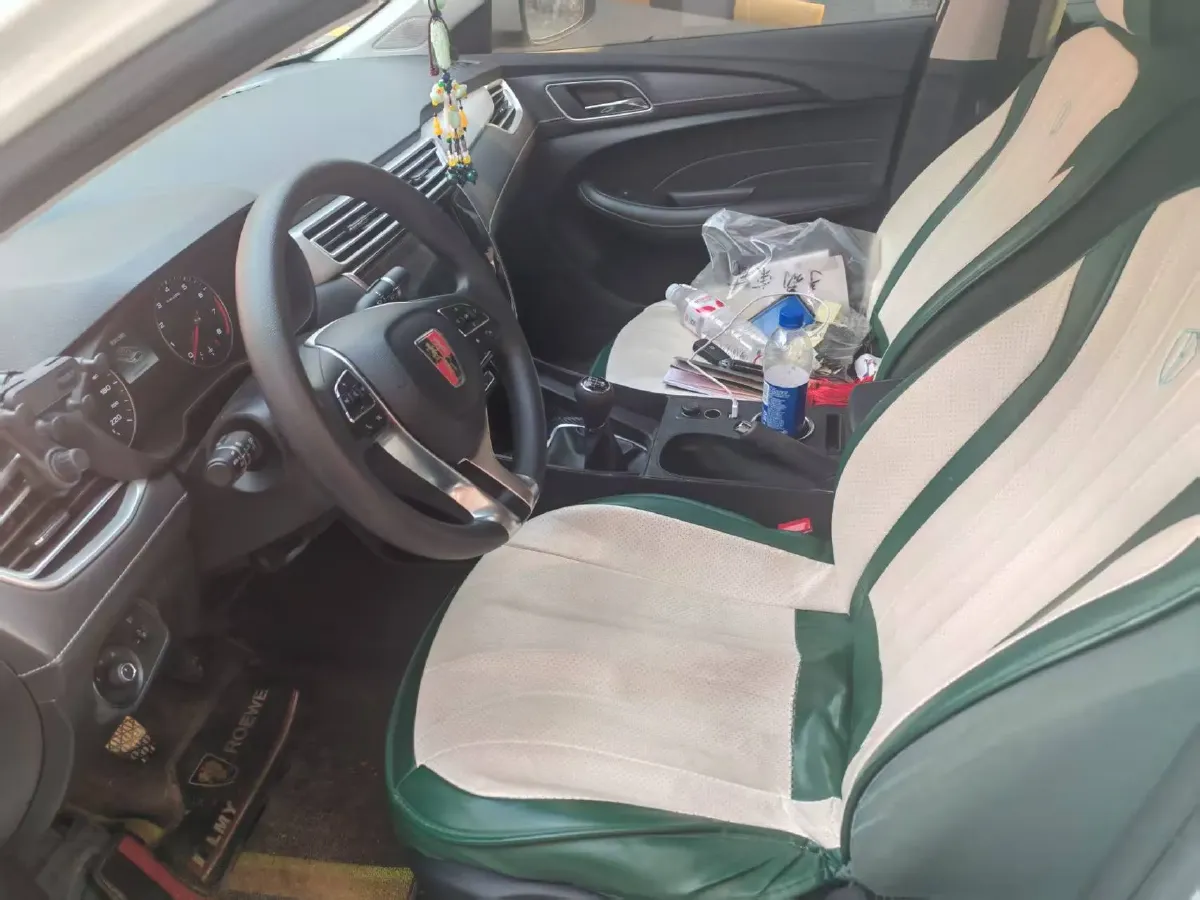 2020 Roewe i5 1.5L 120HP L4 5MT,autocango,china used car exporter,china ev exporter,chinese used car exporter,chinese used ev exporter