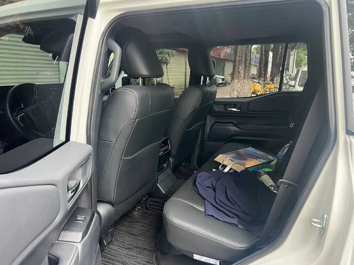 2024 Toyota Land Cruiser Prado 2.4T 282HP L4 8AT Hybrid,autocango,china used car exporter,china ev exporter,chinese used car exporter,chinese used ev exporter