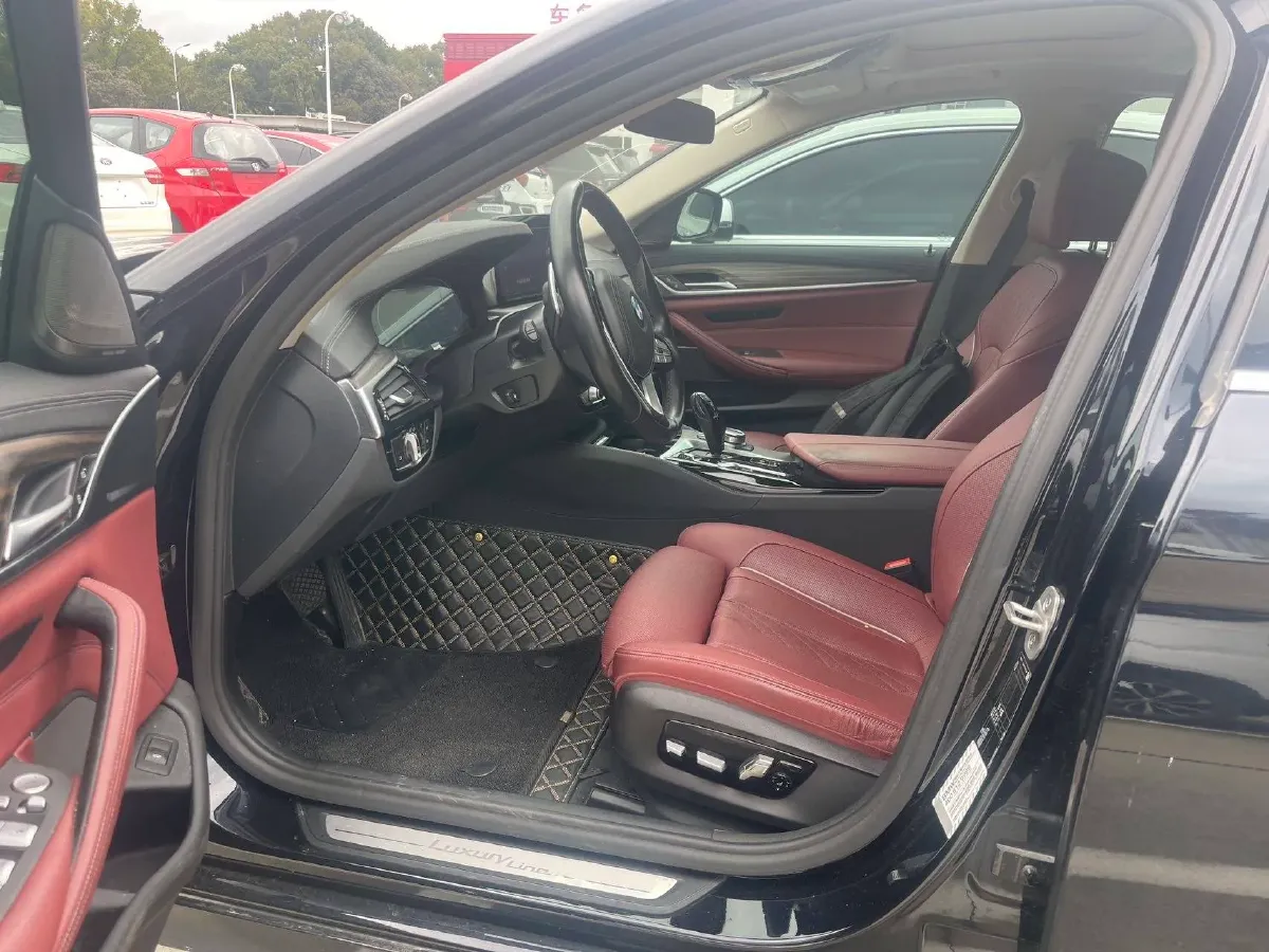 2022 BMW 5 Series 2.0T 252HP L4 8AT,autocango,china used car exporter,china ev exporter,chinese used car exporter,chinese used ev exporter